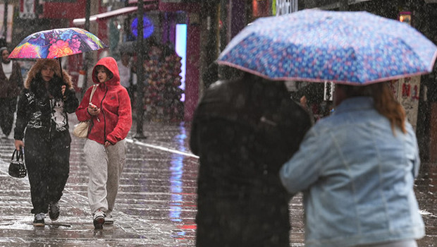 Meteoroloji tarih verdi: Sağanak, fırtına ve kar yağışı uyarısı! Bu illerde yaşayanlar dikkat: Kuvvetli geliyor