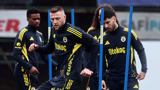 Fenerbahçe'nin Trabzonspor maçı kamp kadrosu belli oldu