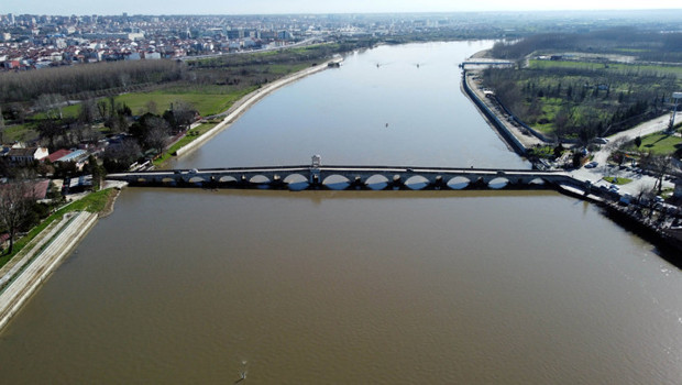 Edirne’de Meriç Nehri’nde debi arttı, ‘sarı alarm’ verildi