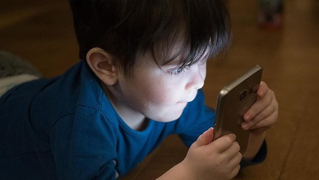 İrlanda'dan sosyal medyaya yaş sınırlaması hazırlığı