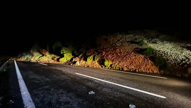 İstanbul-İzmir Otoyolu toprak kayması nedeniyle ulaşıma kapatıldı