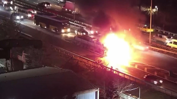 İstanbul'da korku dolu anlar! 'Kendimi dışarı atmasam yanabilirdim'