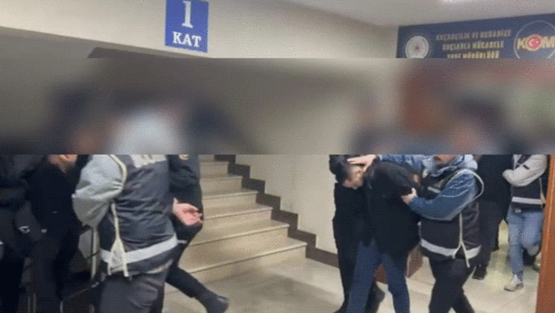 Sakarya'da 100 milyon TL'lik tefecilik operasyonu: 2 kişi tutuklandı