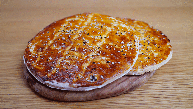 Glutensiz yumurtalı pide tarifi (Videolu)