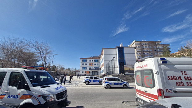 Diyarbakır’da okulda cıva paniği! 14 öğrenci, zehirlenme şüphesi ile hastaneye kaldırıldı