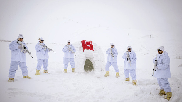 Özel Harekât’tan - 20 derecede kış kampı