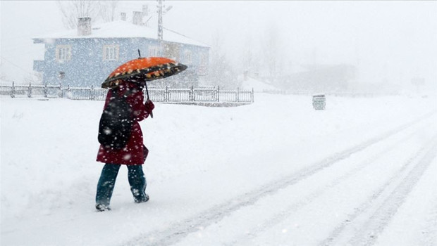 Erzurum’da 3 ilçede eğitime kar engeli