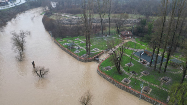 Bartın Irmağı'nda Su Seviyesi 3 Metre Yükseldi, Köprü Kapatıldı!