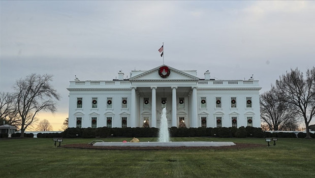Beyaz Saray'da Papazların Trump İçin Düzenlediği Dua Seansı!
