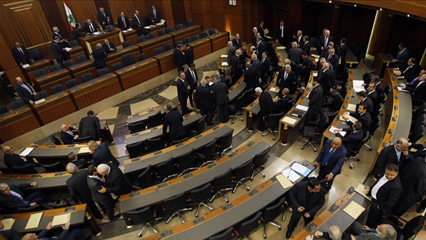 Lübnan'daki Parlamento Seçimleri Neden 2 Yıl Ertelendi?