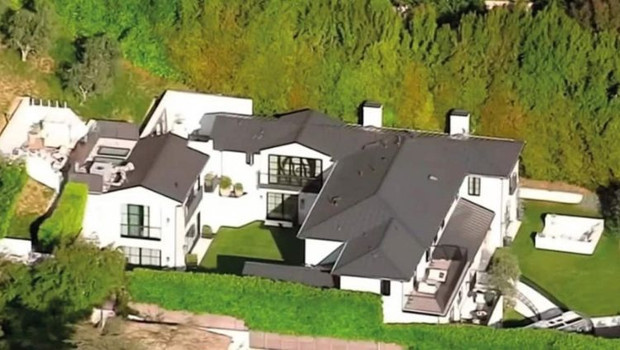 Eve kurşun yağmuru… 10 el ateş edildi