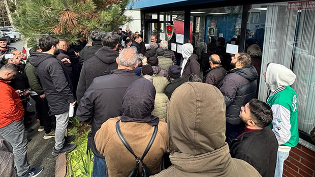 Süre uzatılmıştı: Son güne kalmak istemeyenler yoğunluk oluşturdu