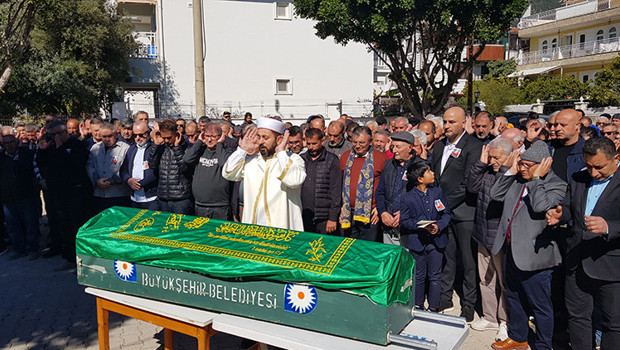 Teknik direktör Engin Fırat son yolculuğuna uğurlandı