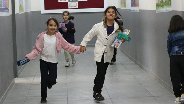 Sendikalar araştırdı... Ara tatil uygulamasına sahadan destek