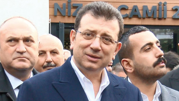 İBB Davasında Gerilim Tırmanıyor: İmamoğlu Jandarmaya Tepki Gösterdi!