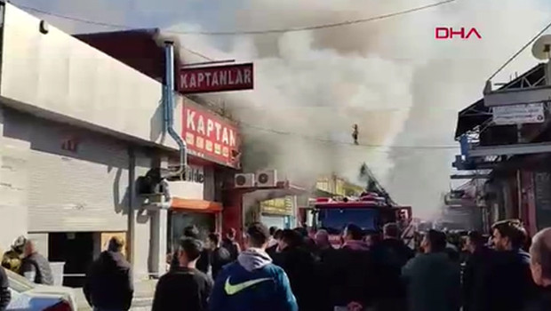 Zeytinburnu'nda Yangın Alarmı! İtfaiye Ekipleri Seferber Oldu