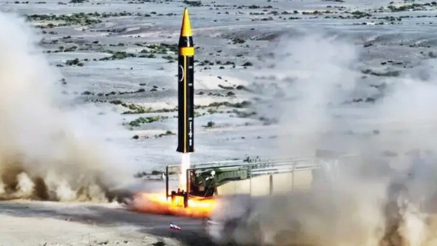 Savaşta 13. gün: İran 2 tonluk füzeyle vurdu: Kıyamet silahı ateşlendi