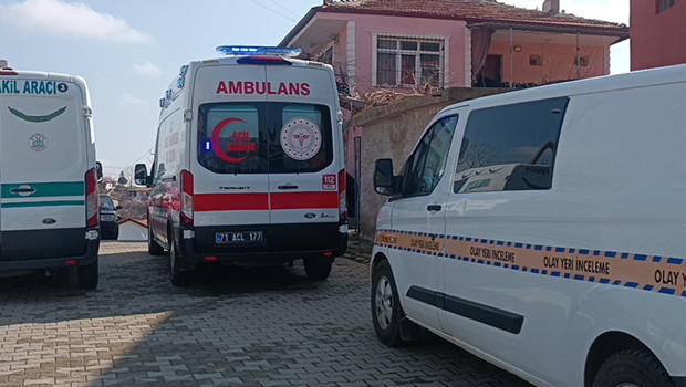 Ailesinin ulaşamadığı genç, evde ölü bulundu