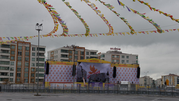 Diyarbakır'da nevruz ateşi için 5 ton odun yakılacak