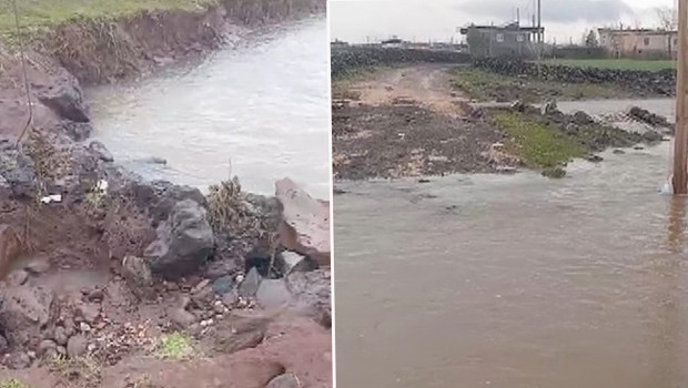 Diyarbakır’da sağanak sonrası dere taştı, yol su altında kaldı