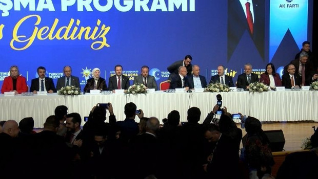 AK Parti Teşkilatı Bayram Coşkusunu Efkan Ala ve Varank ile Paylaştı mı?