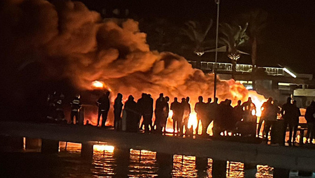 Bodrum'daki Marina Yangını: 5 Motoryat Alev Alev Yandı mı?