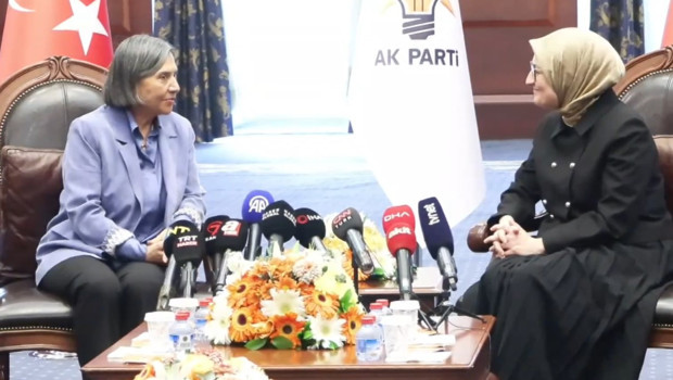 DEM Parti'den AK Parti'ye bayram ziyareti