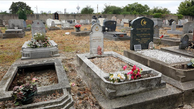 Fransa'da Müslüman mezarlığına saldırı