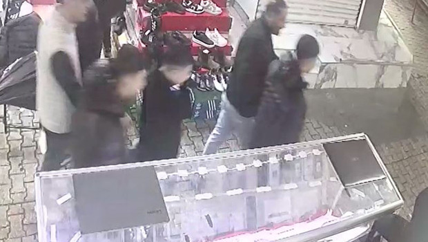 Fiyat sormak için girdi, çalıp kaçtı