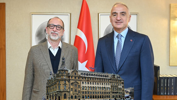 Haydarpaşa ve Sirkeci'de dünyaca ünlü küratör devrede