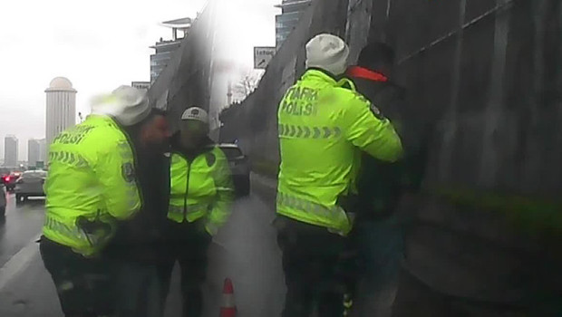 Küçükçekmece'de Hayat Kurtaran Anlar: Polisten Şaşırtan Müdahale!