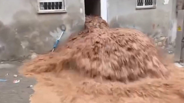 Eyyübiye’de Sel Felaketi: Aile Hayatta Kalmak İçin Mücadele Etti!