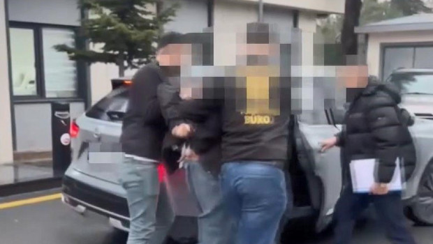 Fatih'te eşini öldürüp evi ateşe veren şüpheli tutuklandı