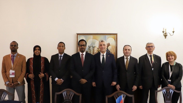 Bakan Bolat, Somalili mevkidaşı Hassan ile bir araya geldi