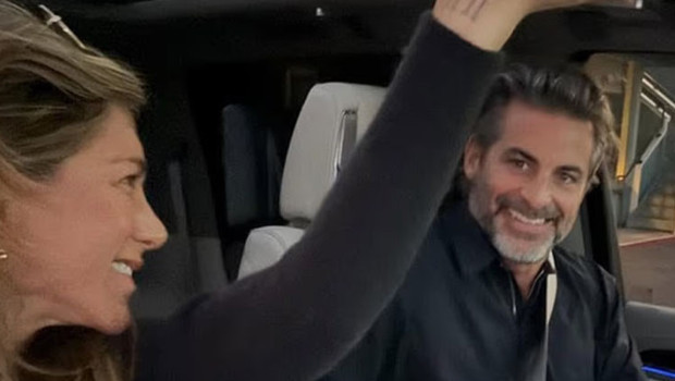 Sanki aşk büyüsü yapmış... Ondan habersiz adım atmıyor