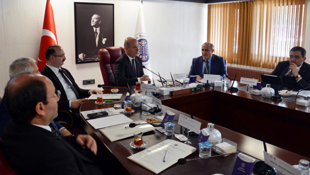 YÖK Başkanı Özvar: Gerçek hayata temas eden eğitim modeli gerekli