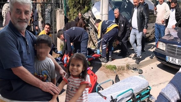 El freni çekilmeyen otomobilin çarptığı Öykü’nün ardından dedesi de kurtarılamadı
