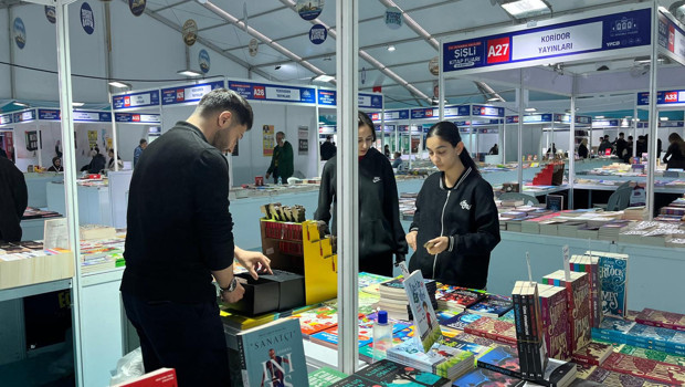 Kitap fuarına öğrencilerden ilgi yoğun... En çok klasikleri tercih ediyorlar