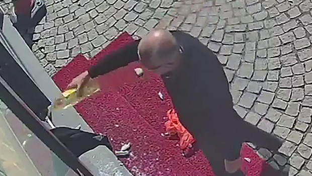 Bunu yapan bir eczacı! Ayçiçek yağı ile dehşet saçacaktı, yoldan geçen vatandaşın uyarısı durdurdu