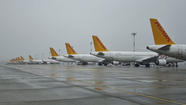 İstanbul'daki şiddetli yağış uçuşları olumsuz etkiledi: Bazı uçuşlar iptal edildi