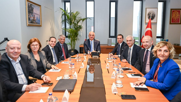 Bakan Ersoy’dan 2026 turizmi için kritik toplantı
