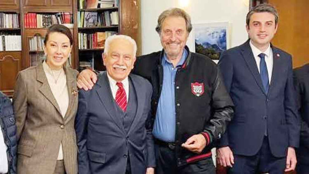 Baba Musk uzay projeleri getirmiş