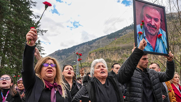 Volkan Konak mezarı başında anıldı