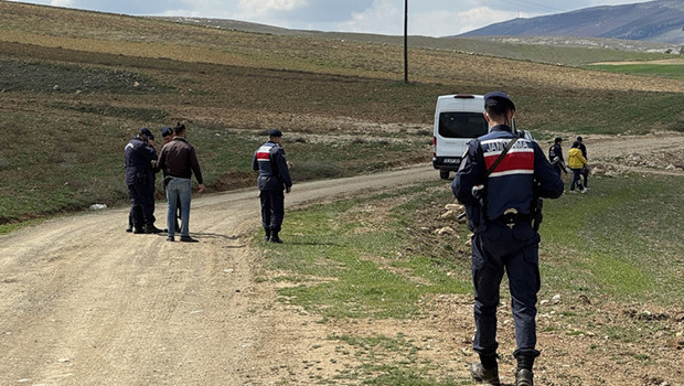 Komşu dehşeti: Baba ile oğlu silahla öldürüldü