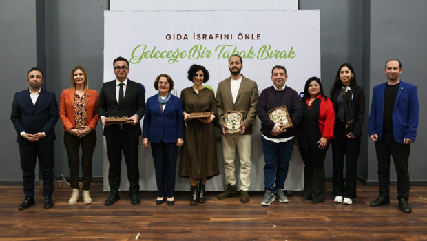 Geleceğe bir tabak bırak