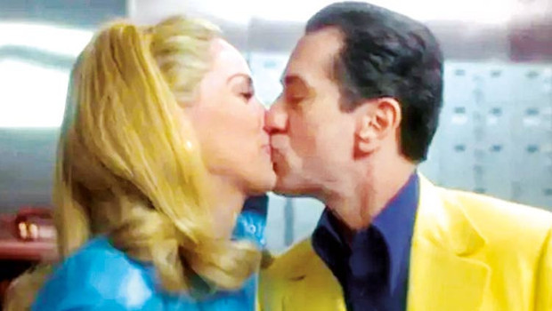 O öpücük ayaklarımı yerden kesti