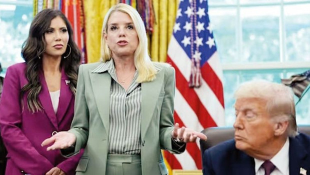 ABD yönetiminde yaprak dökümü