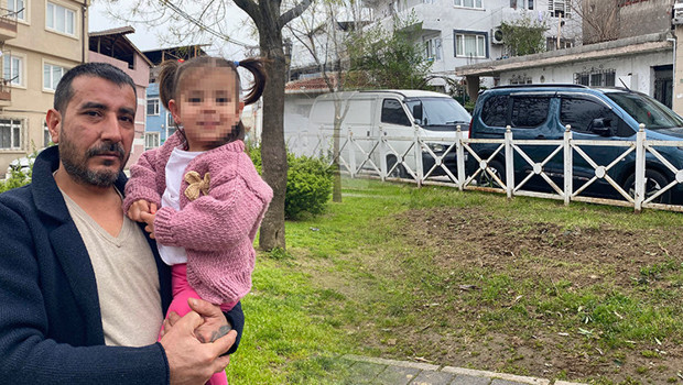 Parktaki bitki küçük çocuğu hastanelik etti