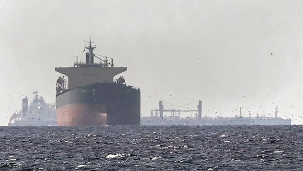 Savaşın ortasında deniz hapsi... 20 bin denizci Hürmüz’de arafta