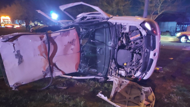 Otomobiller çarpıştı, 2 kişi hayatını kaybetti